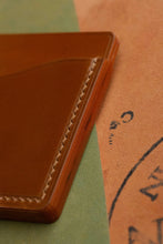Load image into Gallery viewer, Three Pocket Cardcase - Bourbon Shell Cordovan &amp; Light Brown Thread
